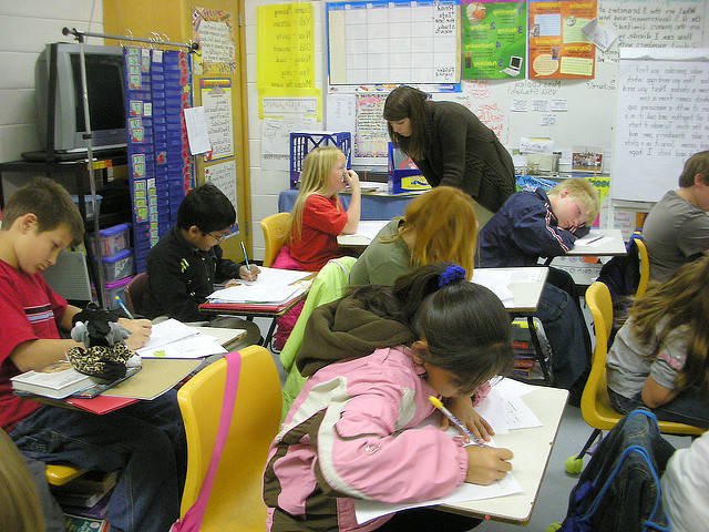 solicitud de apoyo sobre acoso escolar para centros educativos