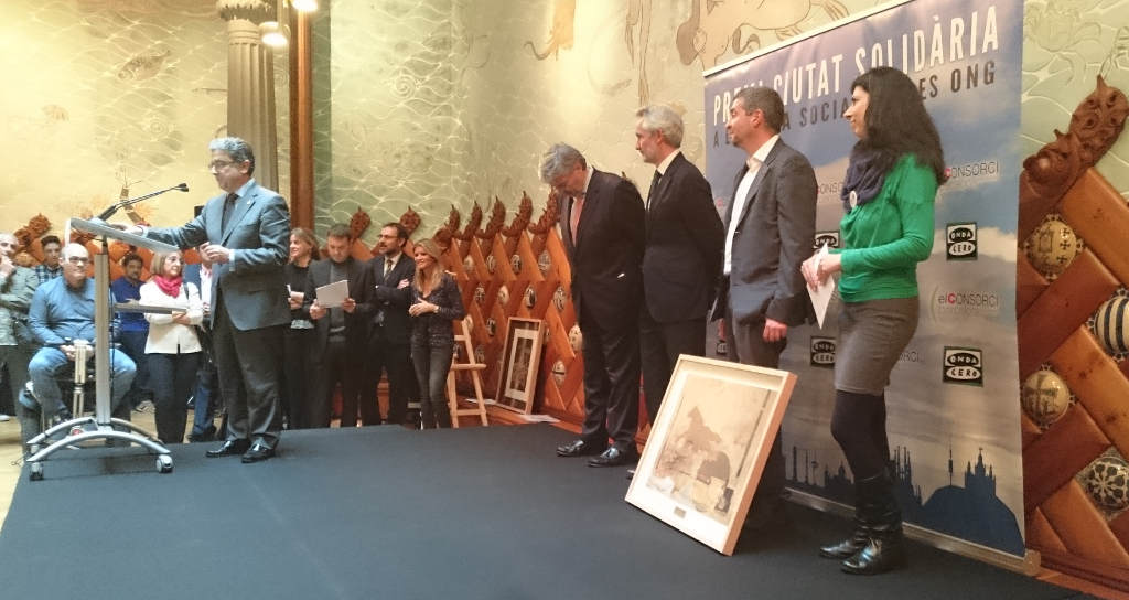 entrega del premi Ciutat Solidària a muestra Asociación